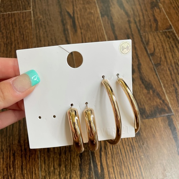 Forever 21 Accessories - Forever 21 Gold Hoop Earrings